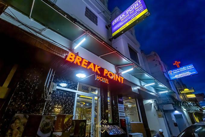 Break Point Hotel Patong Exterior foto