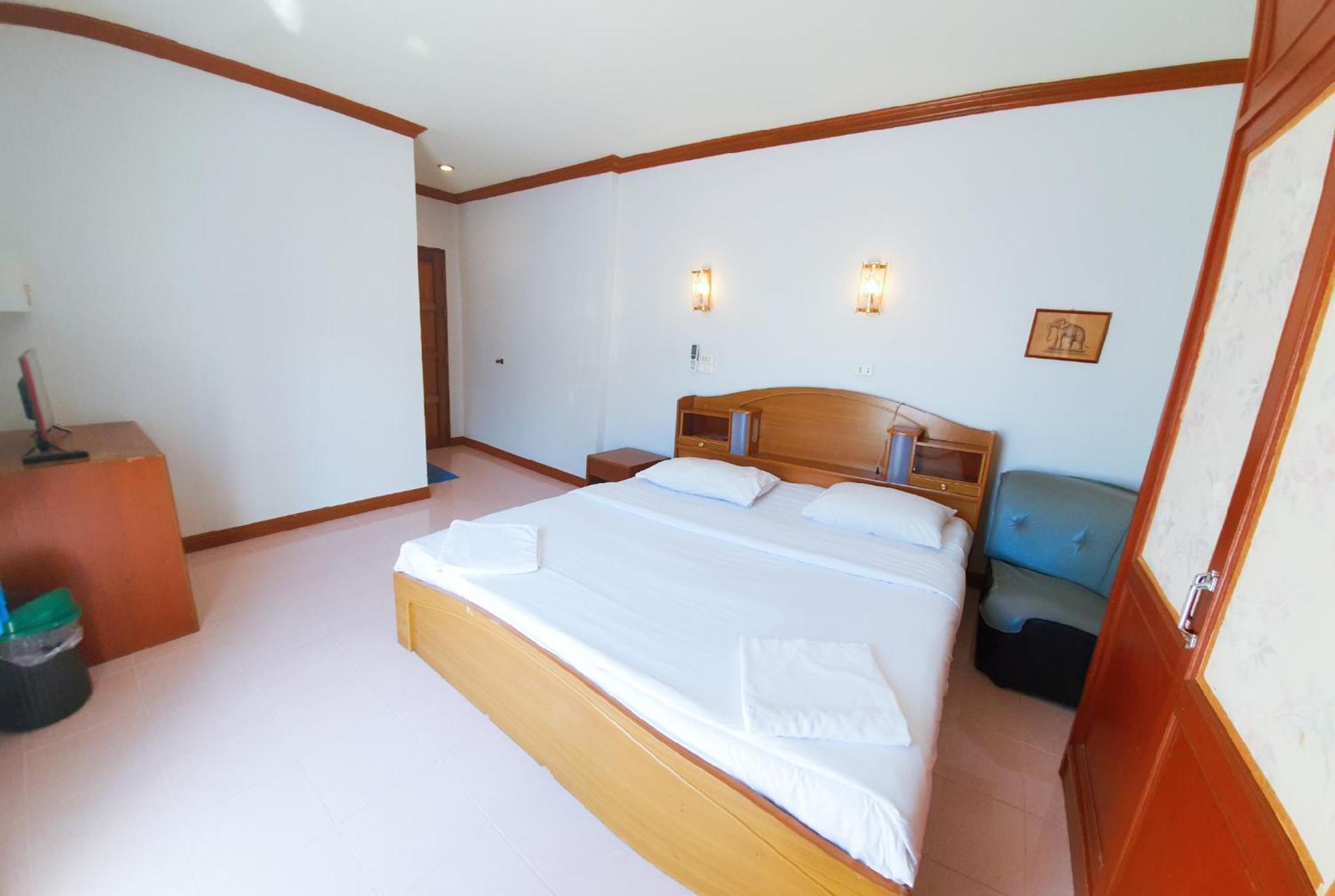 Break Point Hotel Patong Exterior foto