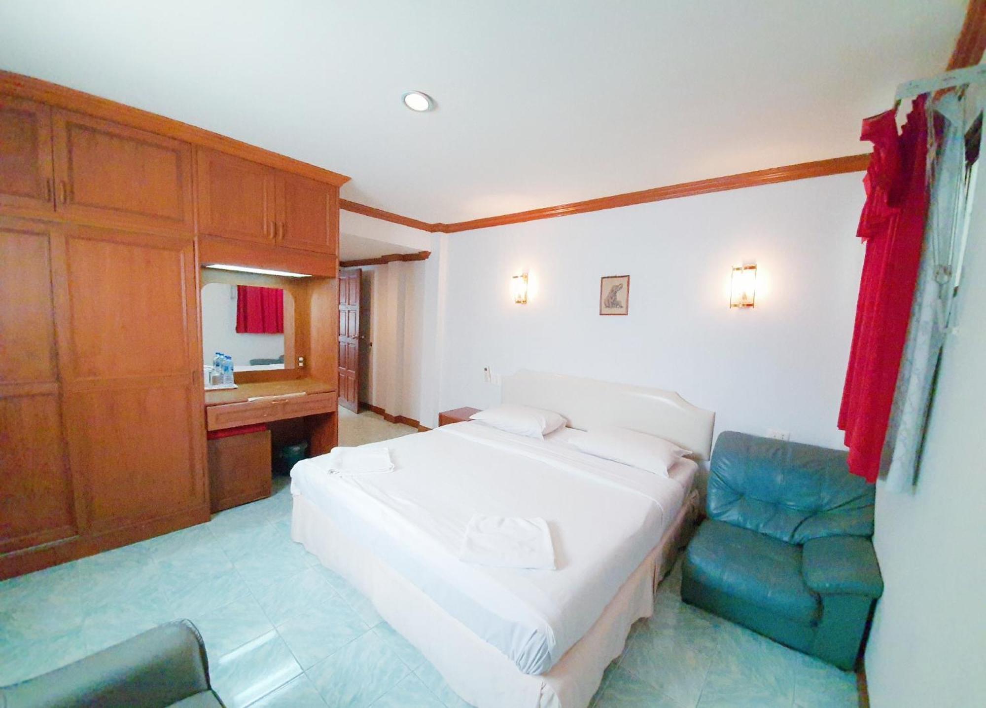 Break Point Hotel Patong Exterior foto