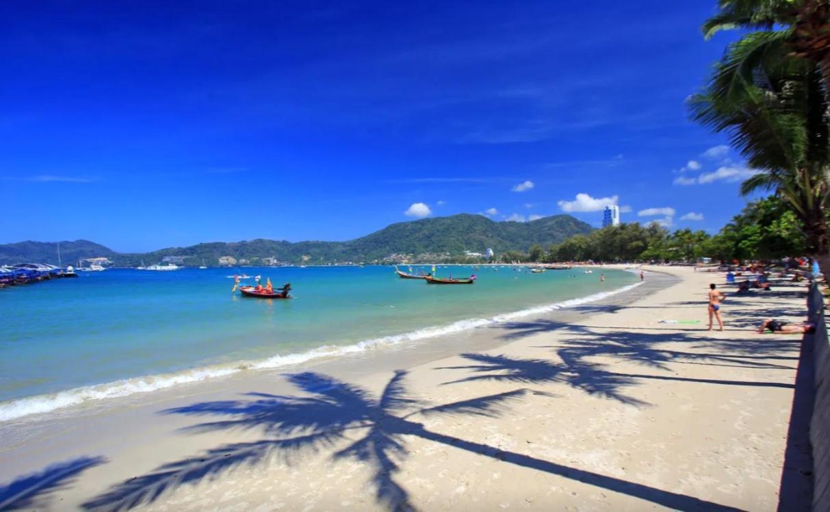 Break Point Hotel Patong Exterior foto